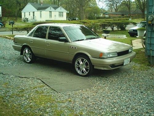 Photo of a 1991 Toyota Camry in Almond Beige Pearl (paint color code 4J1)