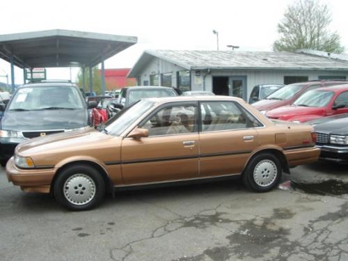 Photo of a 1989 Toyota Camry in Light Copper Metallic (paint color code 4J6)