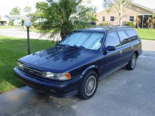 Photo of a 1987-1990 Toyota Camry in Dark Blue Metallic (paint color code 8E3)