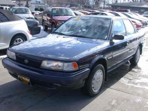 Photo of a 1990-1991 Toyota Camry in Indigo Blue Metallic (paint color code 8G5)