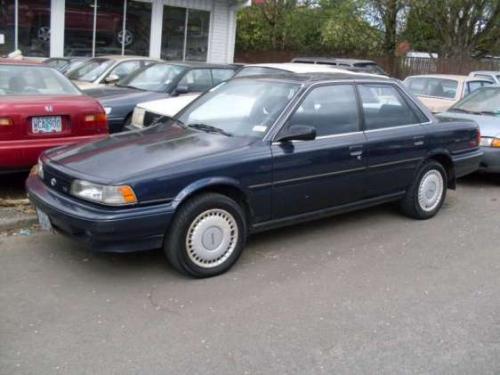 Photo of a 1990-1991 Toyota Camry in Indigo Blue Metallic (paint color code 8G5)