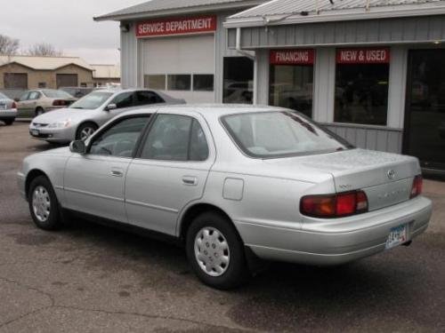 Photo of a 1996 Toyota Camry in Platinum Metallic (paint color code 1A0)