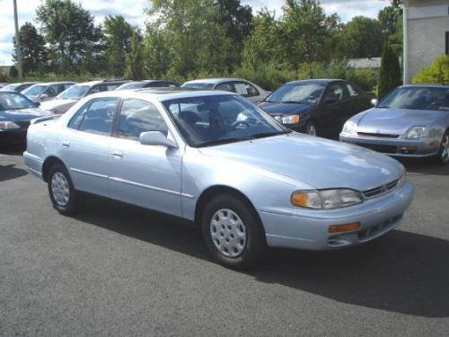 Photo of a 1996 Toyota Camry in Platinum Metallic (paint color code 1A0)