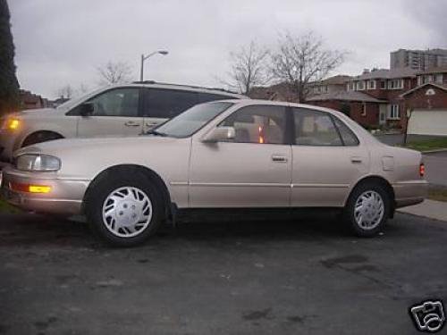 Photo of a 1992-1993 Toyota Camry in Almond Beige Pearl (paint color code 4J1)