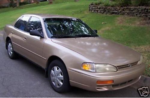 Photo of a 1994 Toyota Camry in Cashmere Beige Metallic (paint color code 4M9)