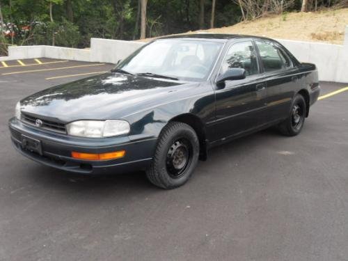 Photo of a 1992-1995 Toyota Camry in Dark Emerald Pearl (paint color code 6M1)