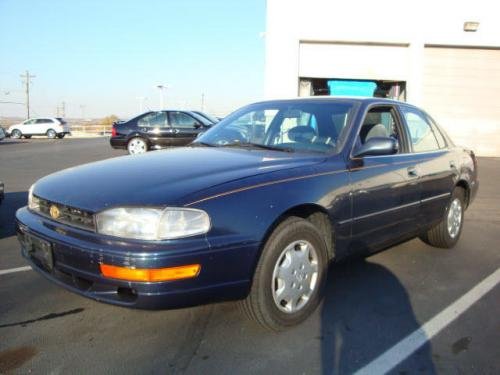 Photo of a 1993 Toyota Camry in Frosted Sapphire Pearl (paint color code 8J4
