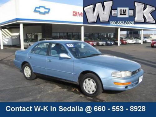 Photo of a 1993 Toyota Camry in Blue Haze Pearl (paint color code 8J6)