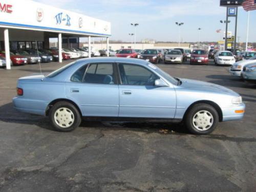 Photo of a 1993 Toyota Camry in Blue Haze Pearl (paint color code 8J6)