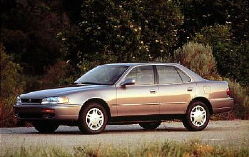 Photo of a 1992-1996 Toyota Camry in Silver Taupe Metallic (paint color code 923)