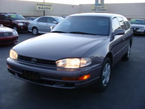 Photo of a 1992-1996 Toyota Camry in Silver Taupe Metallic (paint color code 923)