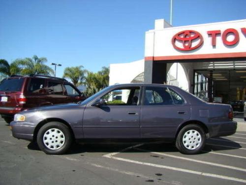 Photo of a 1996 Toyota Camry in Shadow Plum Pearl (paint color code 927)