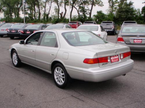 Photo Image Gallery & Touchup Paint: Toyota Camry in Lunar Mist ...