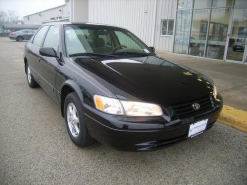 Photo of a 1998 Toyota Camry in Black (paint color code 202