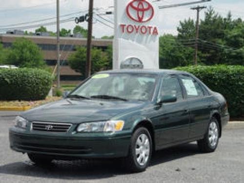 Photo of a 1999-2001 Toyota Camry in Woodland Pearl (paint color code 6R1)