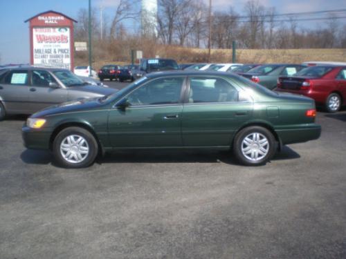 Photo of a 1999-2001 Toyota Camry in Woodland Pearl (paint color code 6R1)