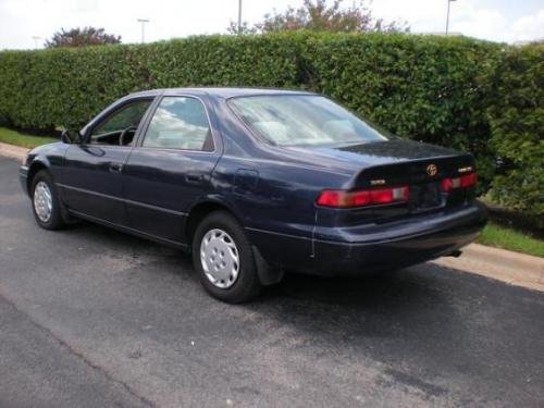 Photo of a 1997-1999 Toyota Camry in Blue Velvet Pearl (paint color code 8L3)