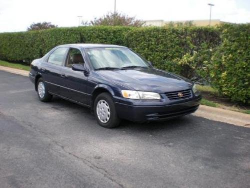 Photo of a 1997-1999 Toyota Camry in Blue Velvet Pearl (paint color code 8L3)
