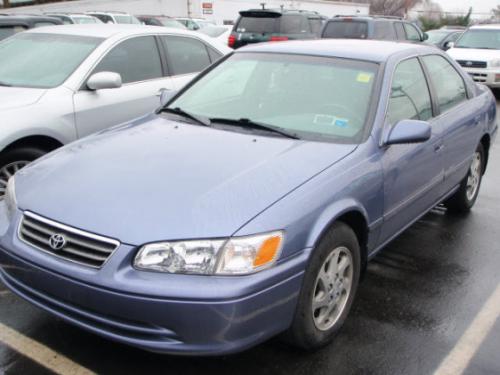 Photo of a 2000 Toyota Camry in Constellation Blue Pearl (paint color code 8N4)