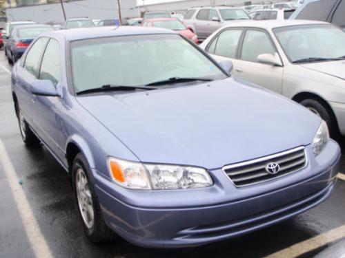 Photo of a 2000 Toyota Camry in Constellation Blue Pearl (paint color code 8N4)