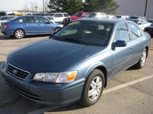 Photo of a 2001 Toyota Camry in Sailfin Blue Pearl (paint color code 8N7)