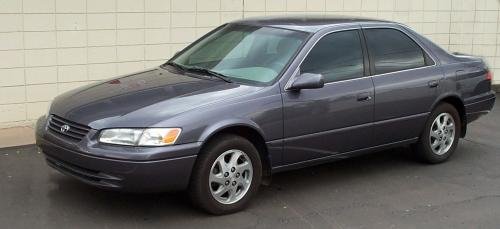 Photo of a 1999 Toyota Camry in Blue Dusk Pearl (paint color code 930)