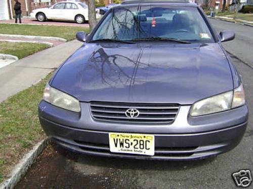 Photo of a 1997 Toyota Camry in Blue Dusk Pearl (paint color code 930)