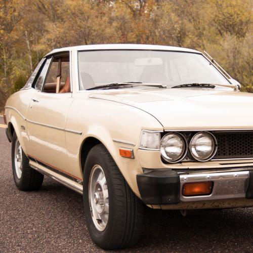 Photo Image Gallery & Touchup Paint: Toyota Celica in Beige (464)