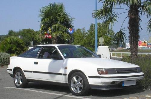 Photo of a 1987-1989 Toyota Celica in Super White (paint color code 040)