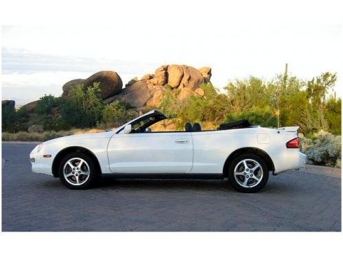 Photo of a 1998 Toyota Celica in Super White (paint color code 040)
