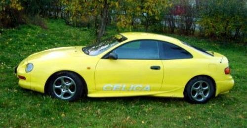 Photo of a 1994-1995 Toyota Celica in Solar Yellow (paint color code 576)