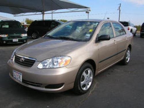 Photo of a 2005 Toyota Corolla in Desert Sand Mica (paint color code 4Q2)