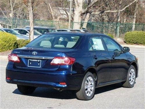 Photo of a 2011-2013 Toyota Corolla in Nautical Blue Metallic (paint color code 8S6)