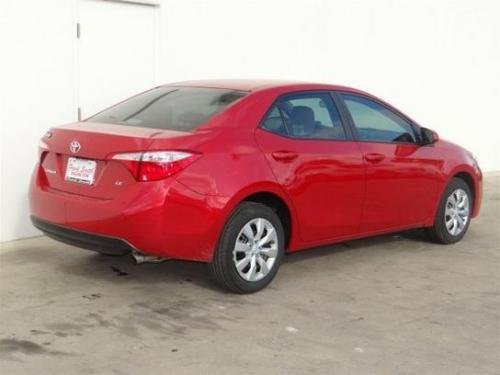 Photo of a 2014-2019 Toyota Corolla in Barcelona Red Metallic (paint color code 3R3
