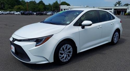 Photo of a 2008 Toyota Corolla in Super White (paint color code 040)