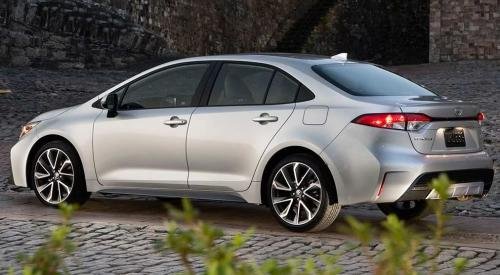 Photo of a 2019-2025 Toyota Corolla in Classic Silver Metallic (paint color code 2UF