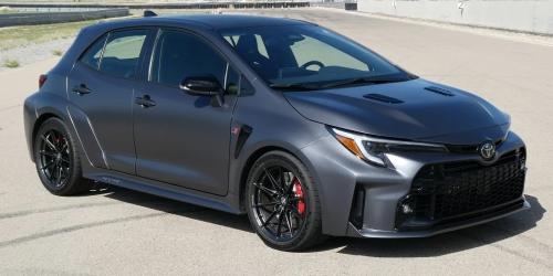 Photo of a 2023 Toyota Corolla in Smoke Matte (paint color code 1M1)