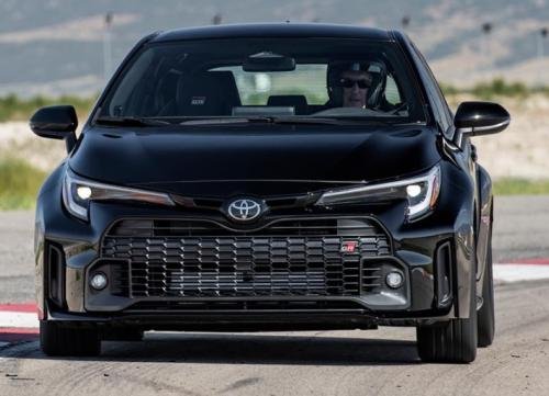 Photo of a 2023-2024 Toyota Corolla in Black (paint color code 202
