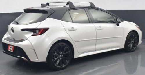 Photo of a 2020 Toyota Corolla in Midnight Black on Blizzard Pearl (paint color code 2QJ)