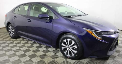 Photo of a 2021-2022 Toyota Corolla in Black Sand Pearl on Blueprint (paint color code 2UQ)