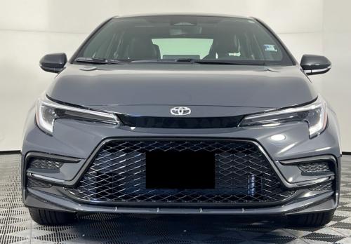 Photo of a 2023-2024 Toyota Corolla in Midnight Black on Underground (paint color code 2YE)