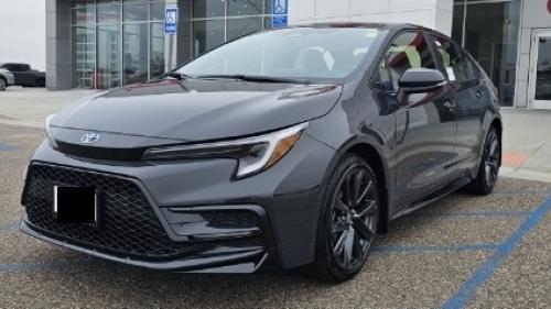 Photo of a 2023-2024 Toyota Corolla in Midnight Black on Underground (paint color code 2YE)