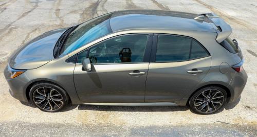 Photo of a 2020 Toyota Corolla in Oxide Bronze (paint color code 2UD)