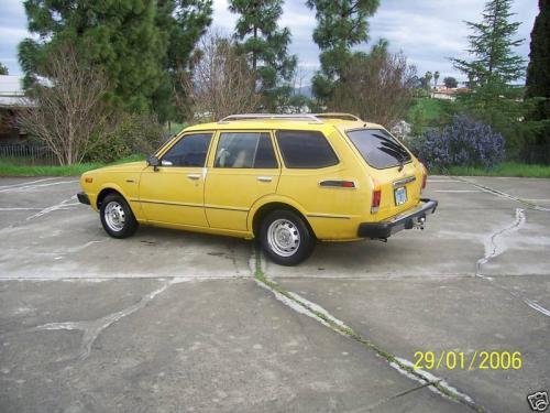 Photo of a 1978-1979 Toyota Corolla in Yellow (paint color code 532)