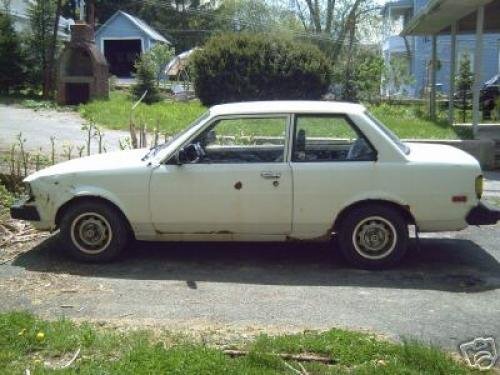 Photo of a 1980-1982 Toyota Corolla in White (paint color code 033)
