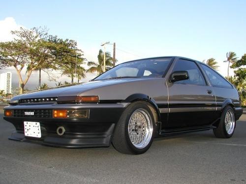 Photo of a 1985 Toyota Corolla in Silver Gray Metallic on Black (paint color code 2C5)
