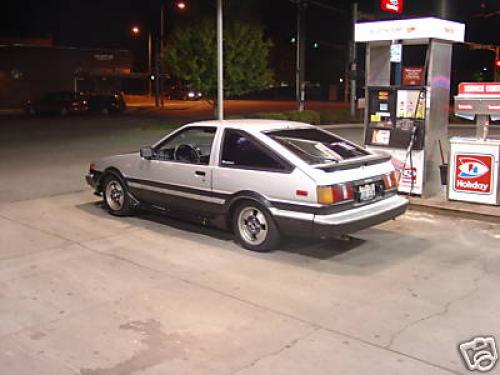 Photo of a 1985 Toyota Corolla in Silver Gray Metallic on Black (paint color code 2C5)