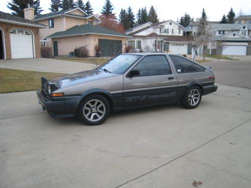 Photo of a 1985 Toyota Corolla in Silver Gray Metallic on Black (paint color code 2C5)