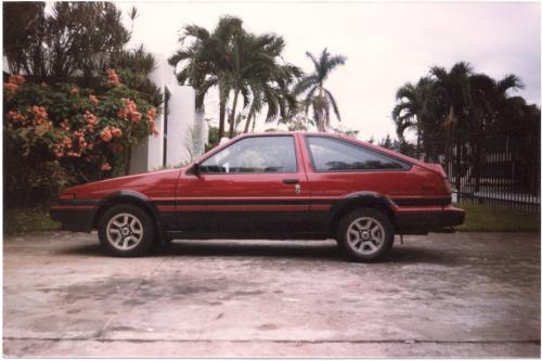 Photo of a 1985-1986 Toyota Corolla in Red on Black (paint color code 2T6)