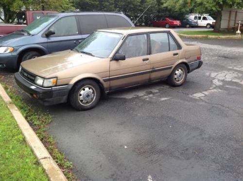 Photo of a 1985-1986 Toyota Corolla in Light Beige Metallic (paint color code 2Y5